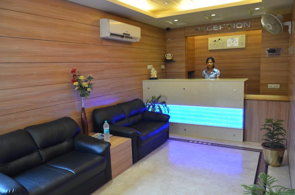 Divine Destination Hotel Benares Buitenkant foto