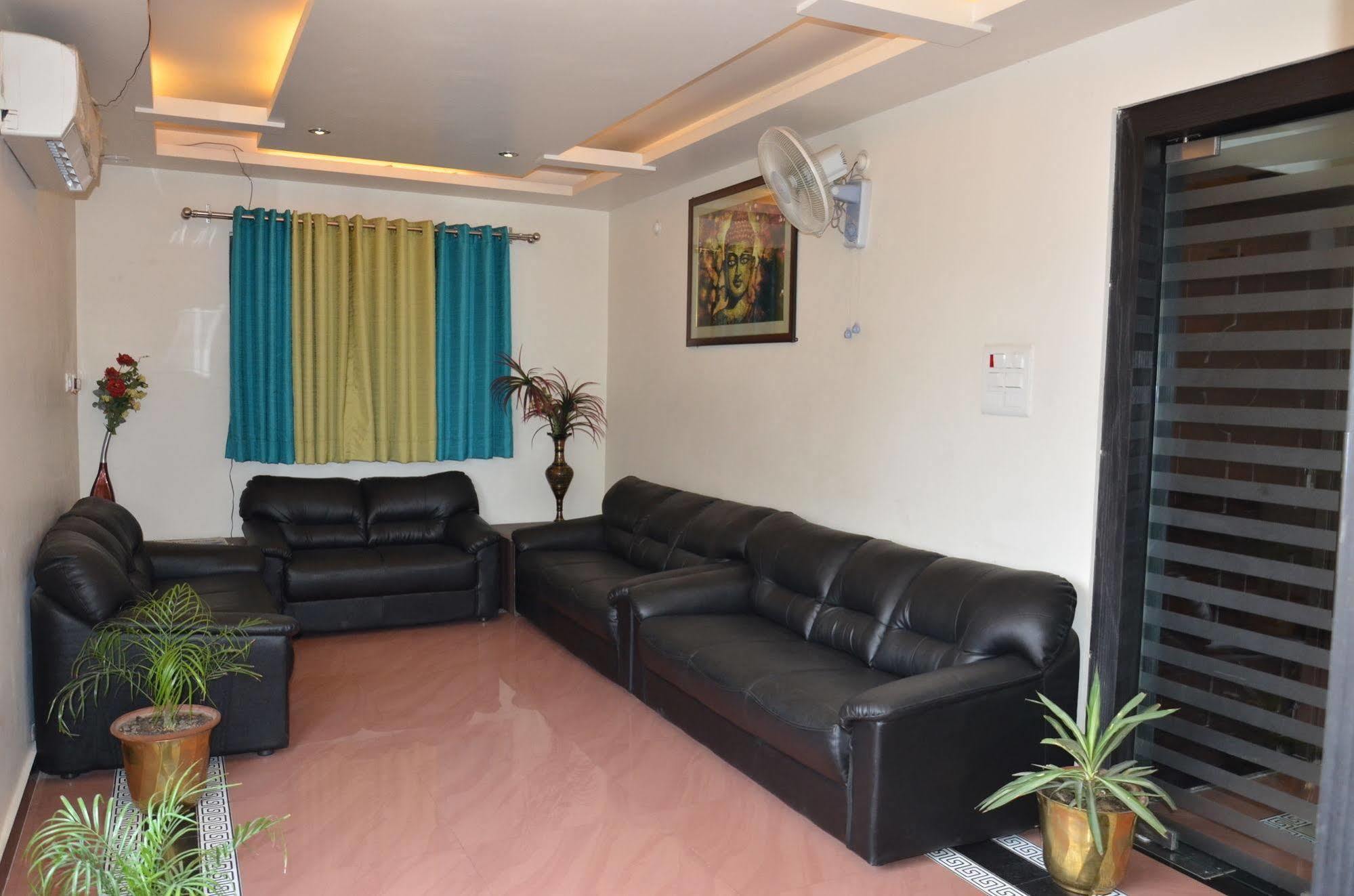 Divine Destination Hotel Benares Buitenkant foto