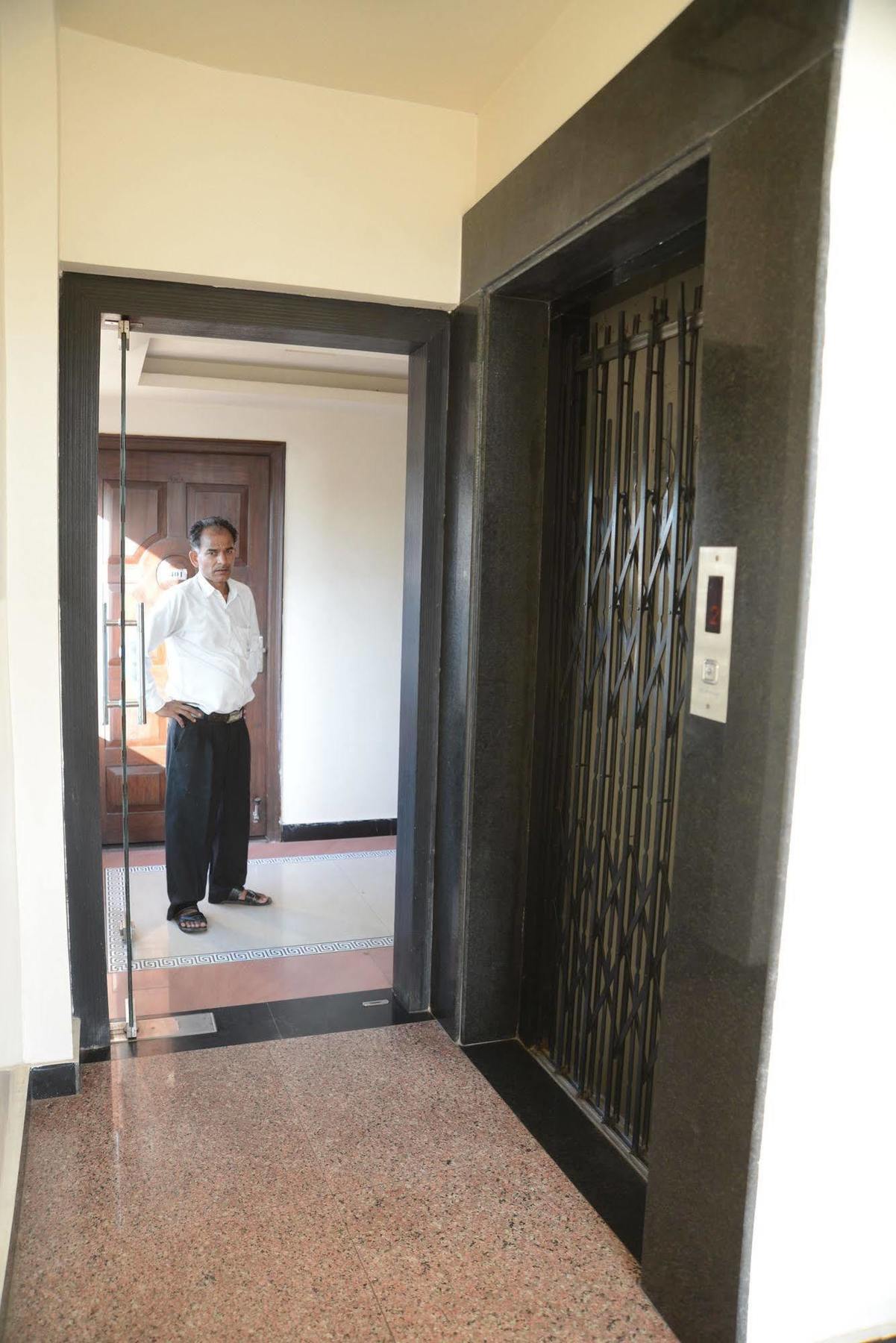 Divine Destination Hotel Benares Buitenkant foto